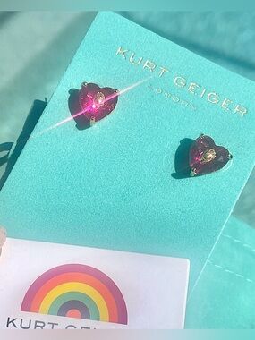 Kurt Geiger NWT Fuchsia Heart Crystal Earrings w/micro gold Bird Head & Dust Bag